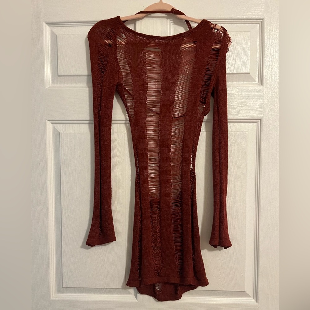 Mini long-sleeved burgundy ripped dress